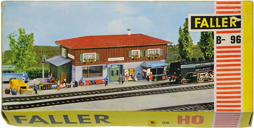 96 FALLER | HOLZHAUSEN | BAHNHOFSTATION | TRAIN STATION | TOGSTASJON | Foto: 0rvik